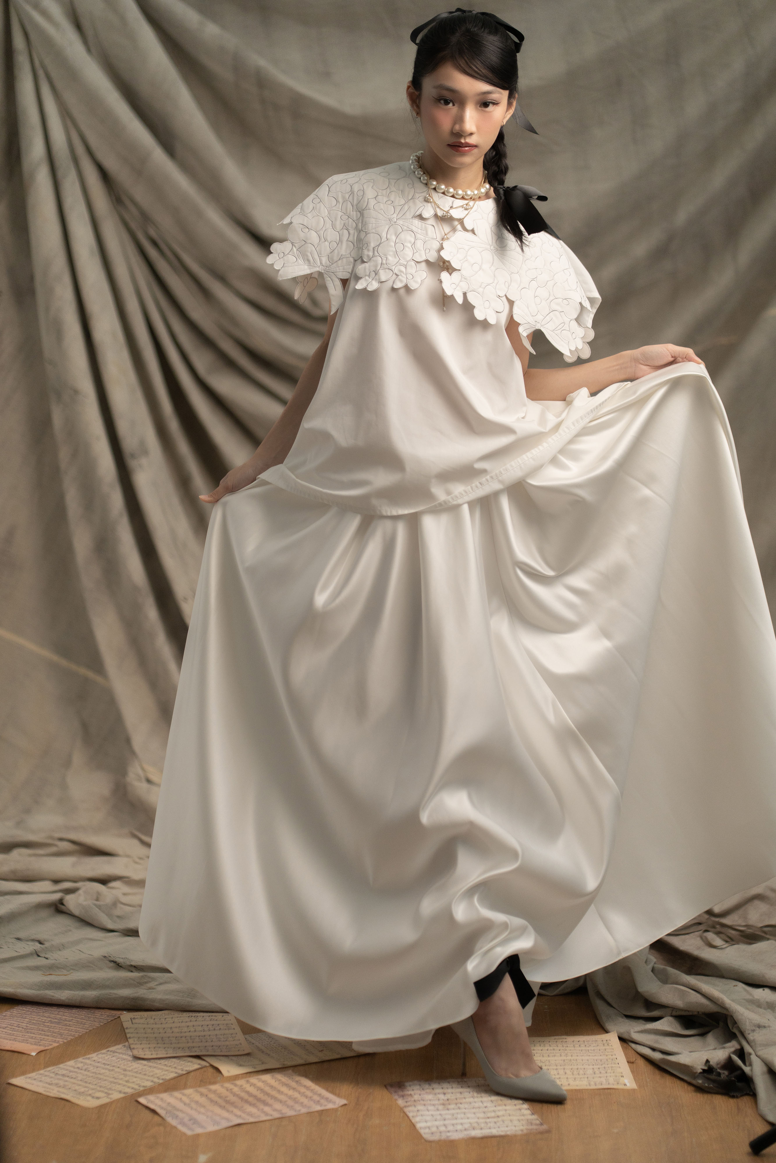 Bouquet Embroidery Collar Shirt in Buttermilk