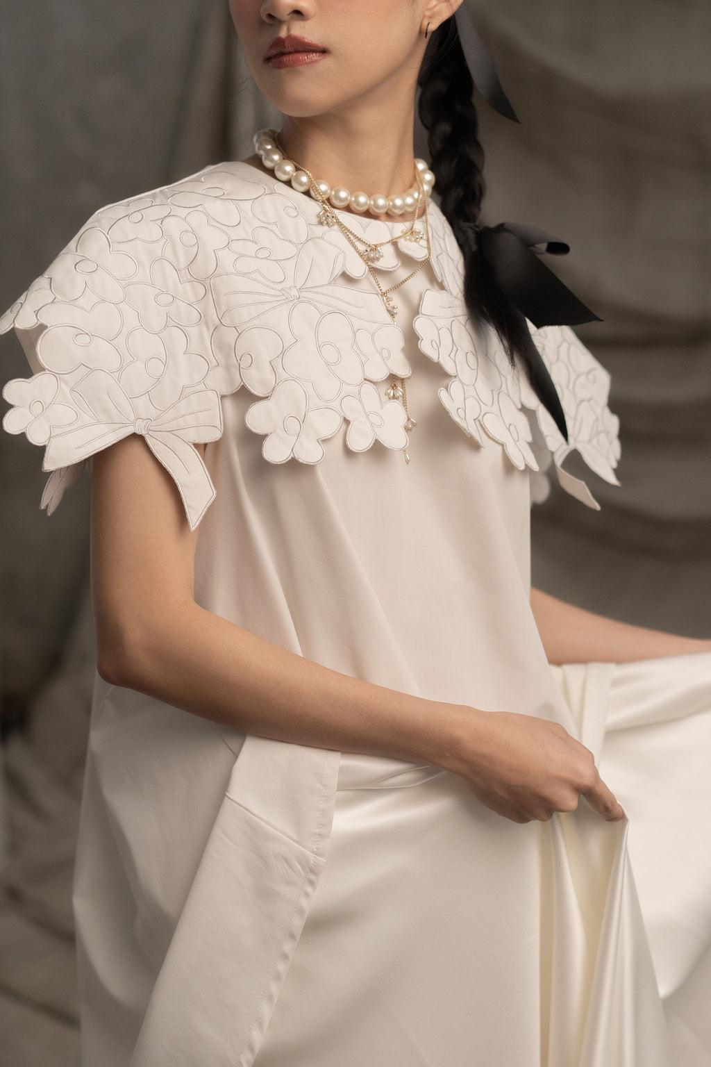 Bouquet Embroidery Collar Shirt in Buttermilk