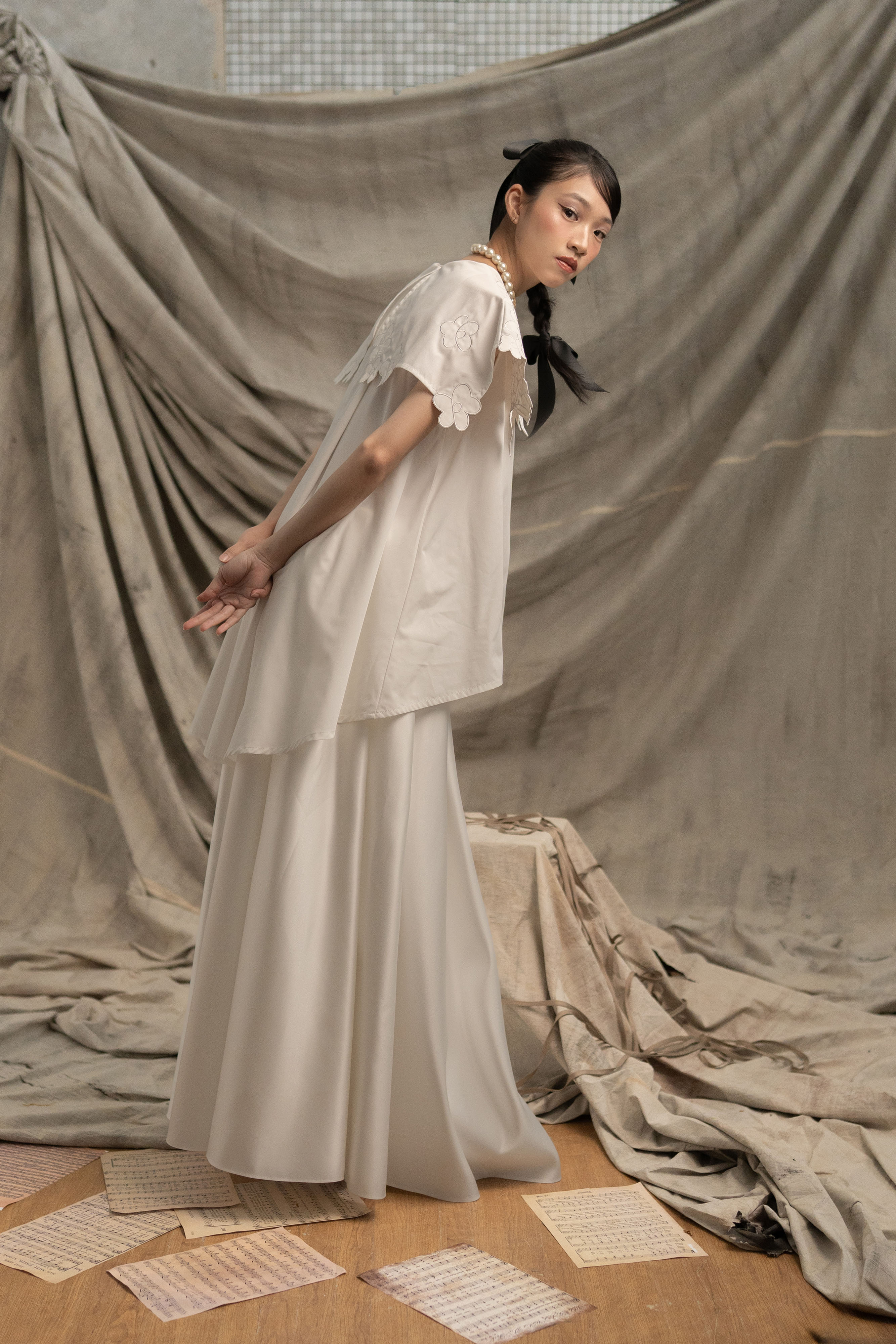 Bouquet Embroidery Collar Shirt in Buttermilk