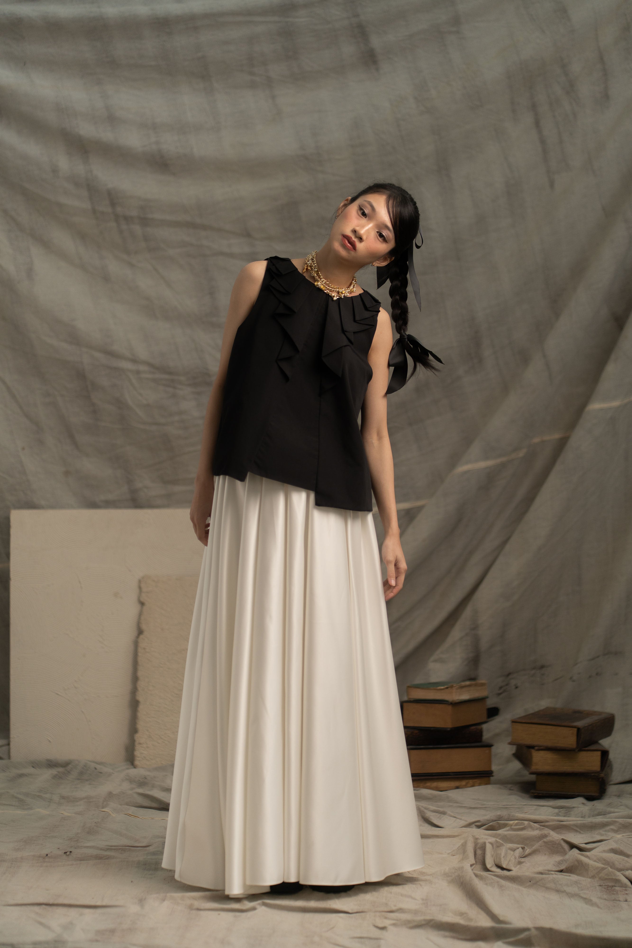 Bouquet Ribbon Sleeveless Top in Licorice