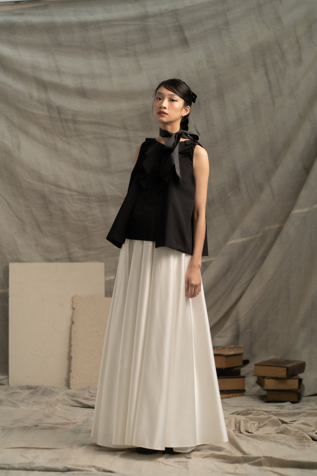 Bouquet Ribbon Sleeveless Top in Licorice