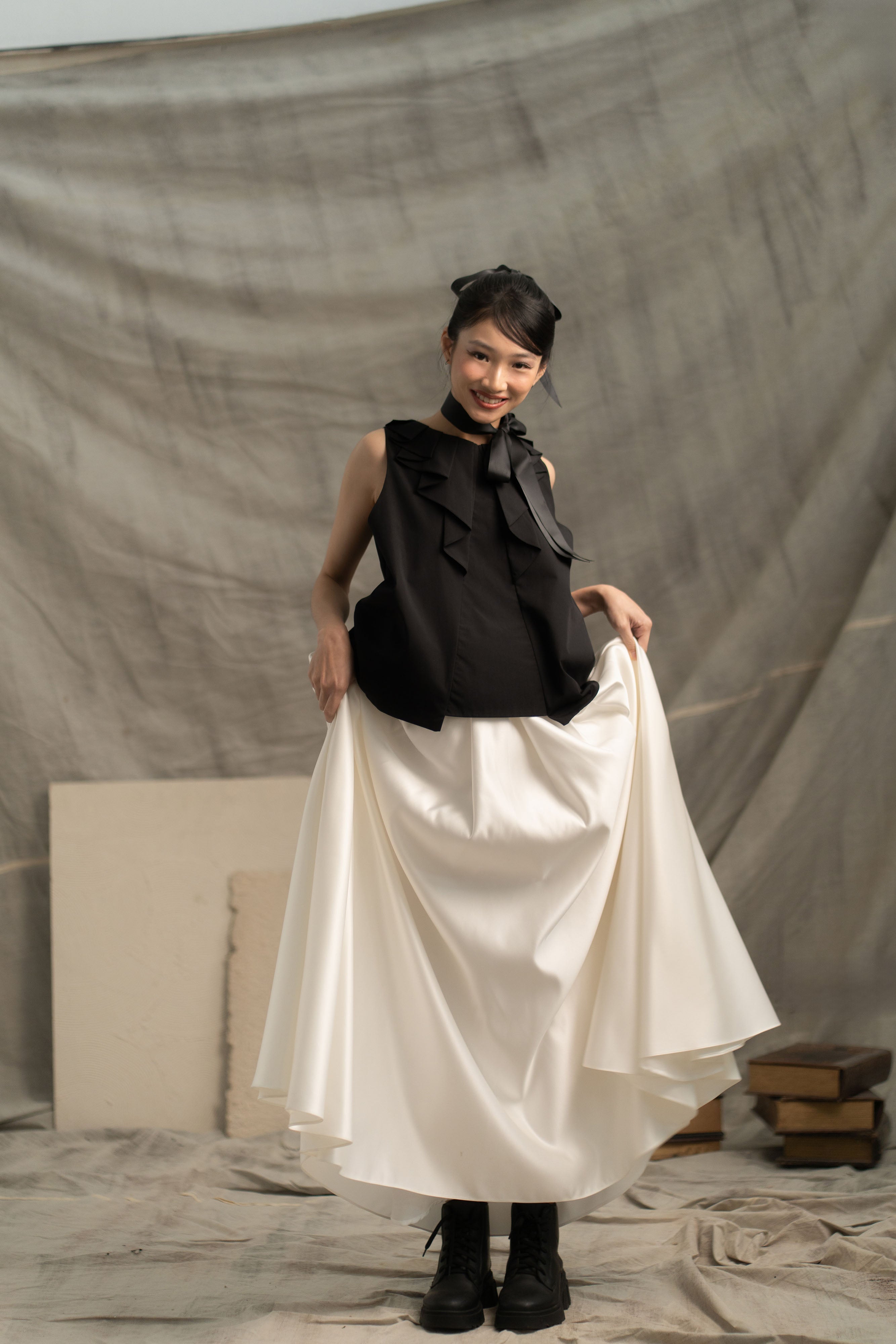 Bouquet Ribbon Sleeveless Top in Licorice