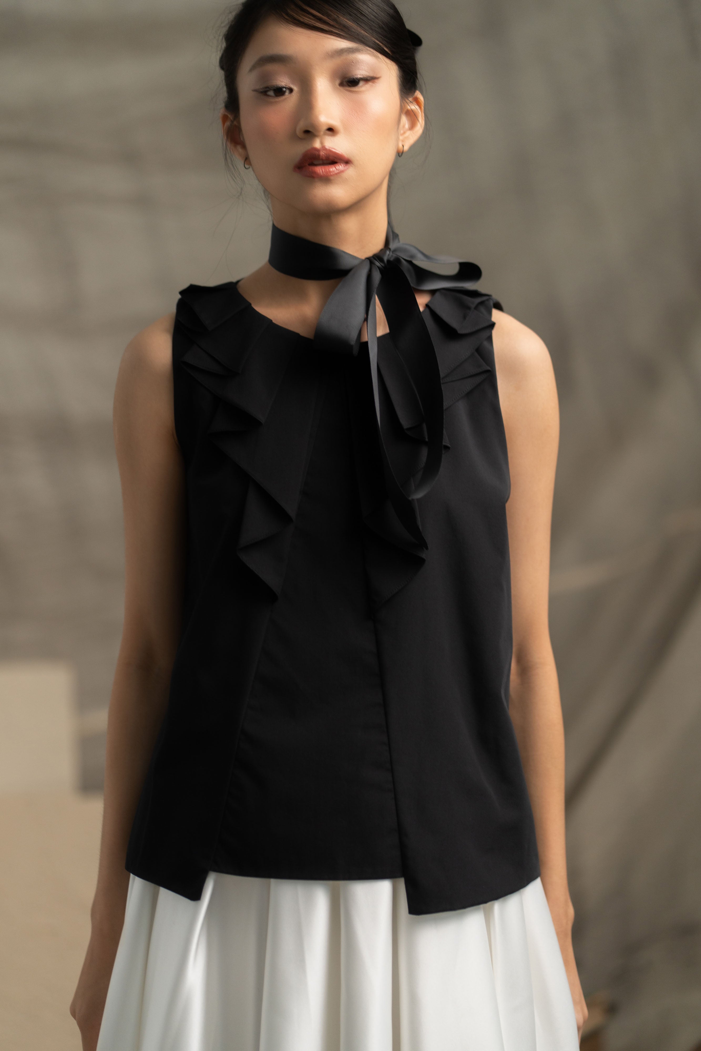 Bouquet Ribbon Sleeveless Top in Licorice