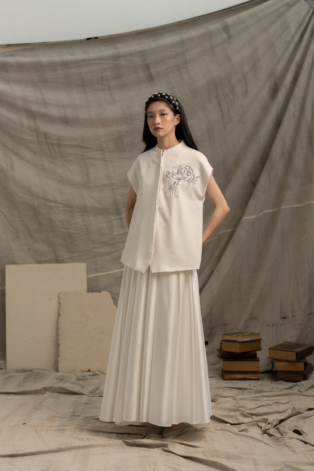 Bouquet Embroidery Vest in Buttermilk