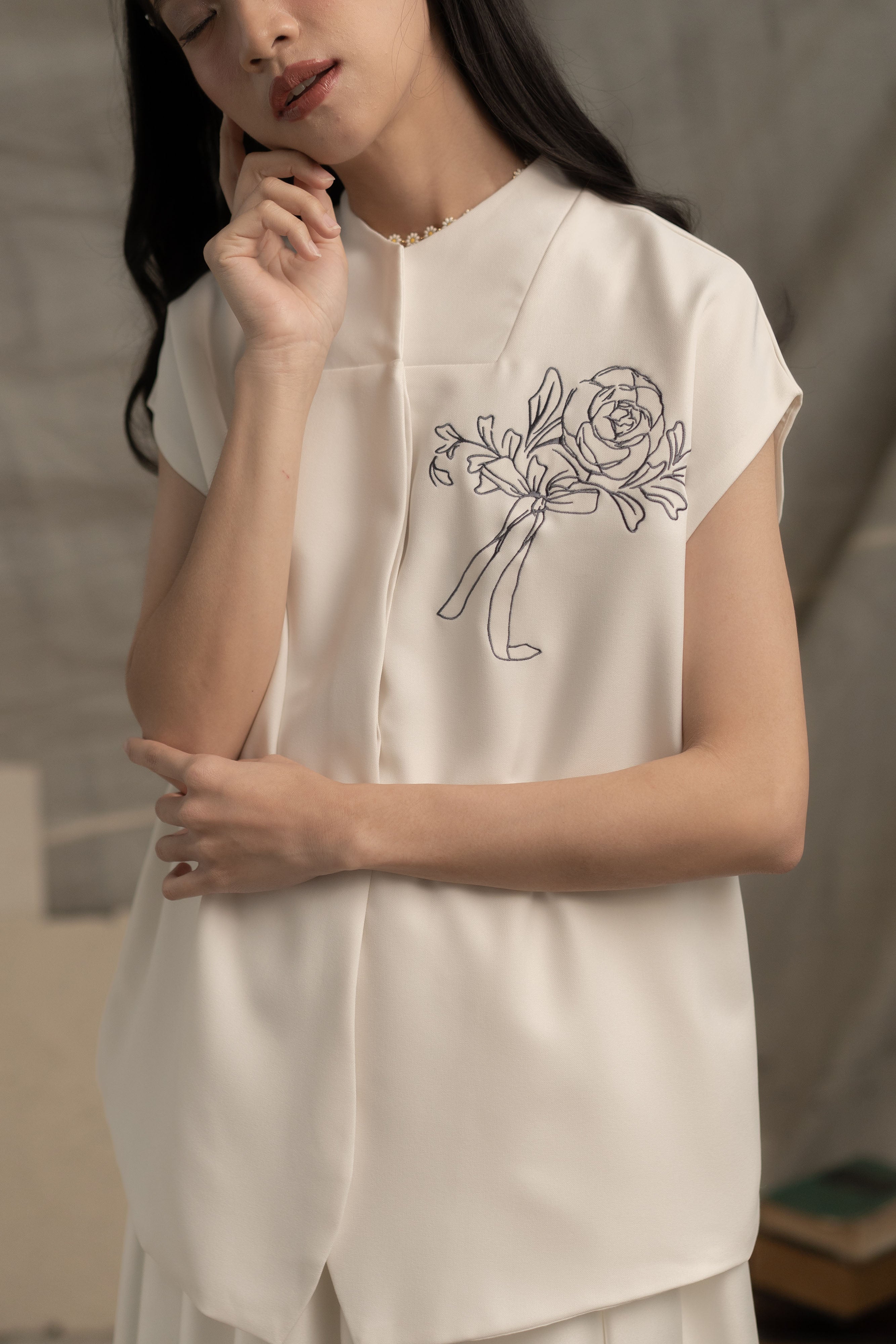 Bouquet Embroidery Vest in Buttermilk