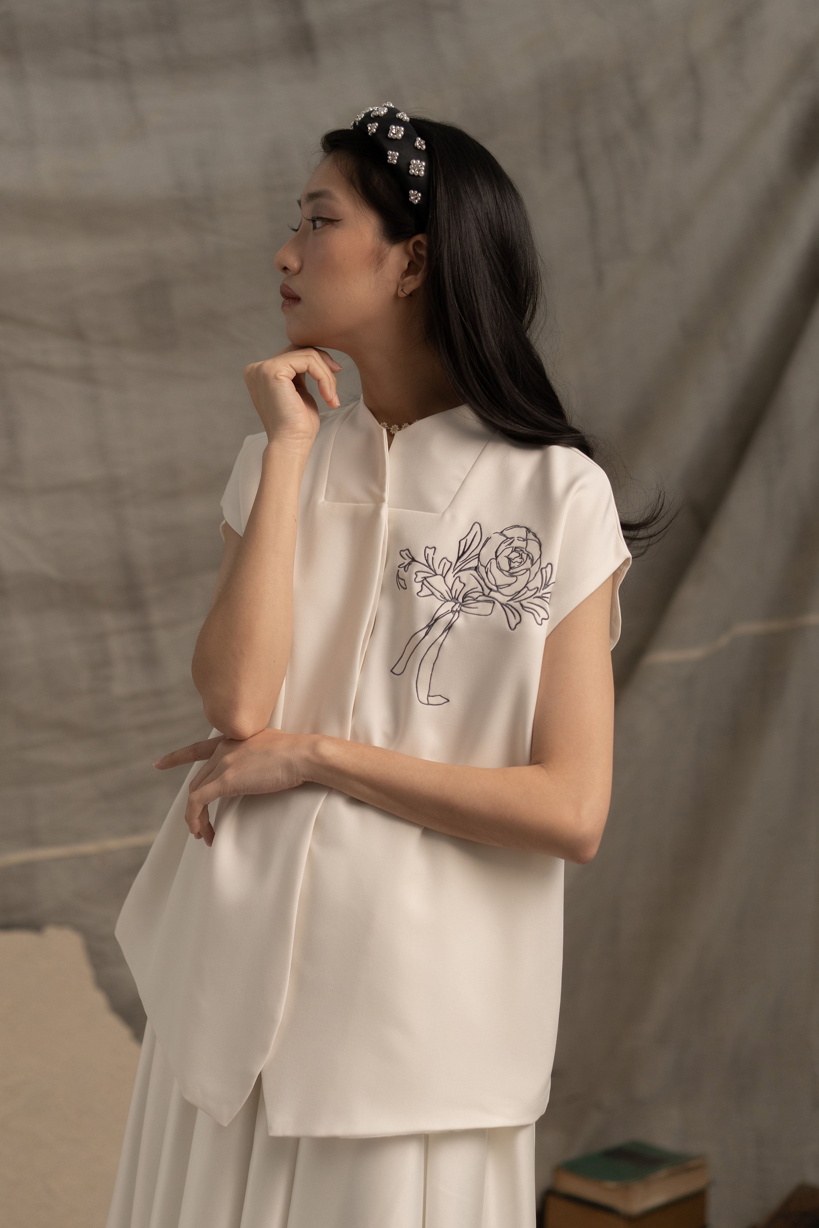 Bouquet Embroidery Vest in Buttermilk
