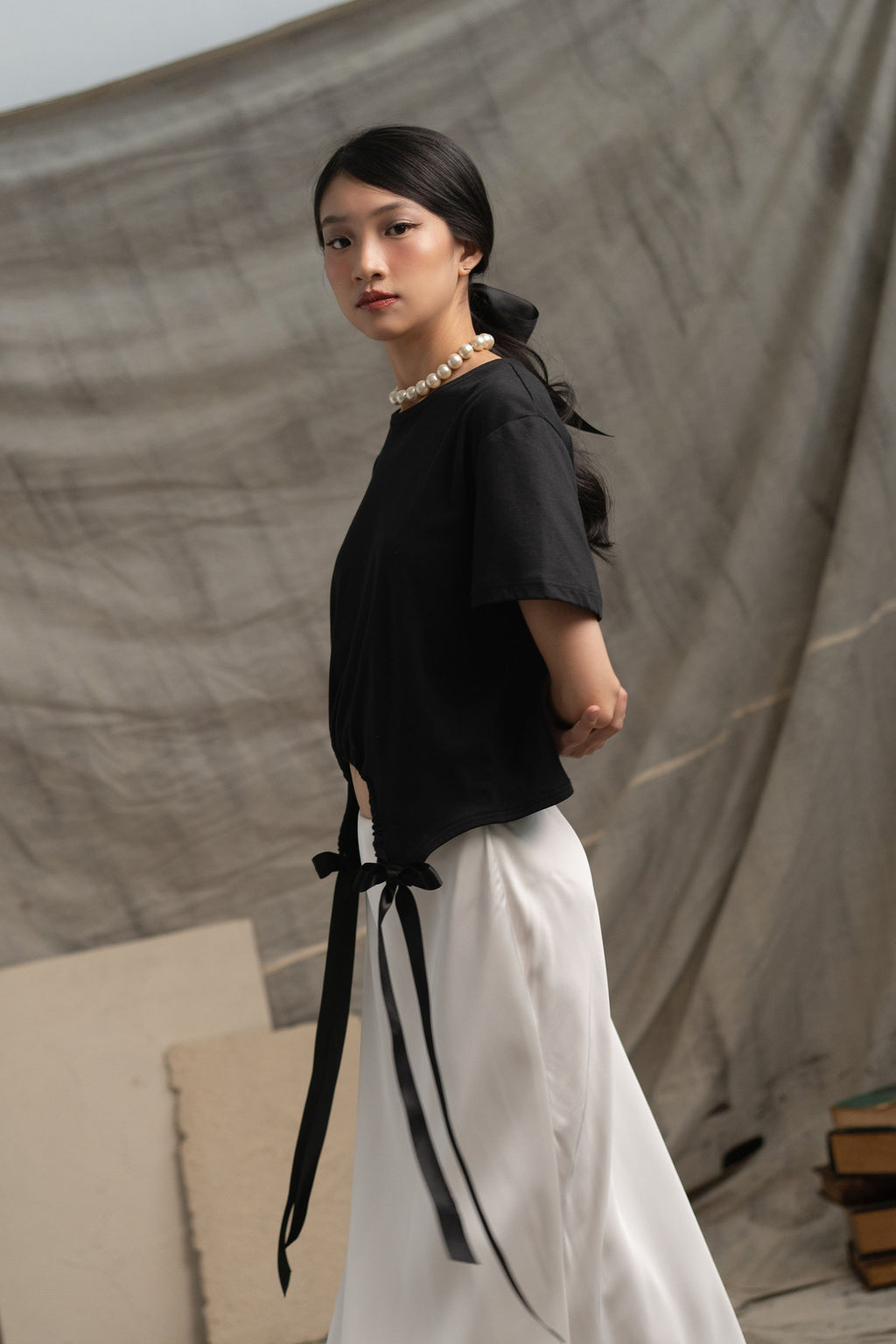 Bouquet Knot T-Shirt in Licorice