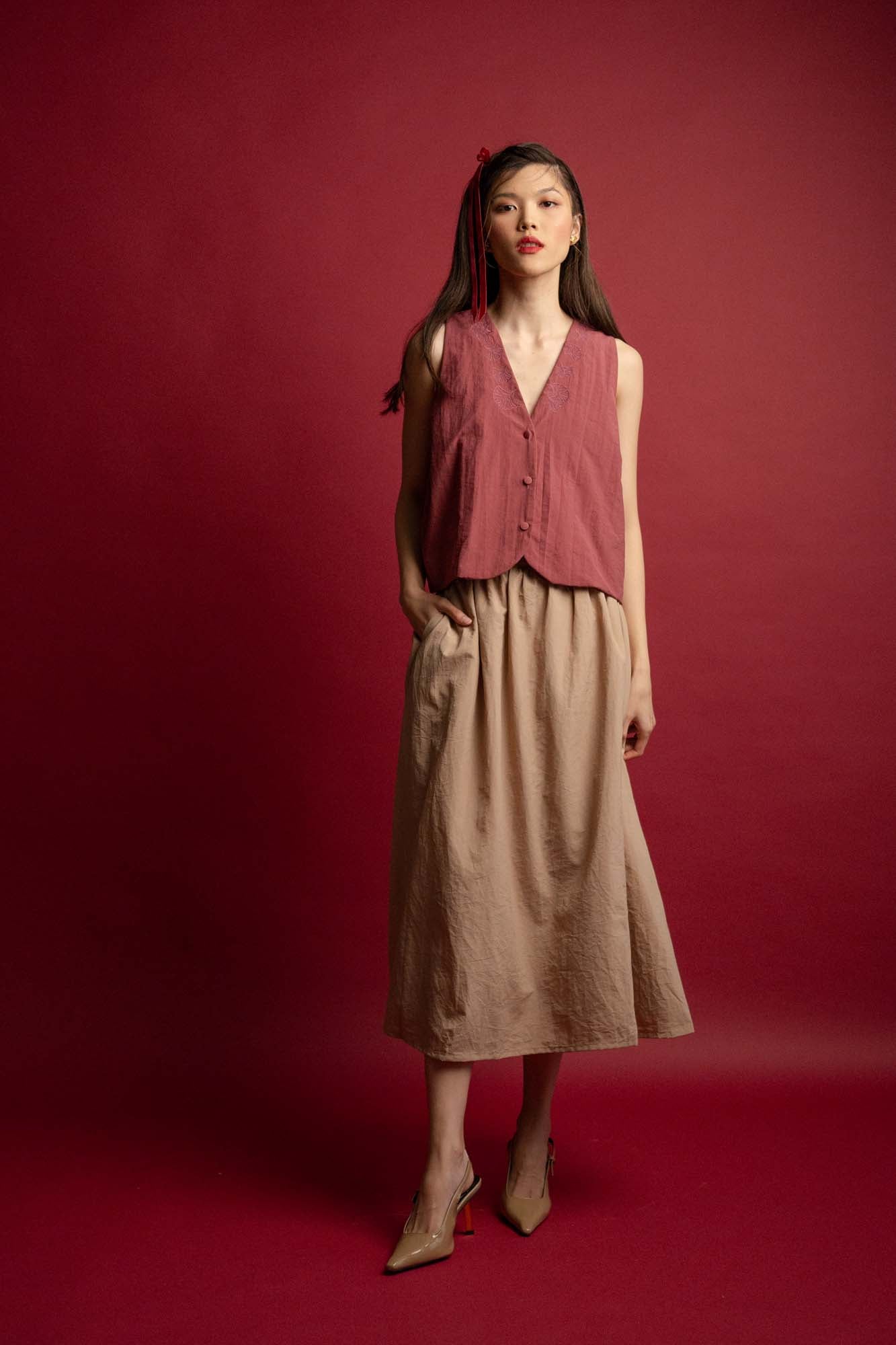 Petals Embroidery Vest