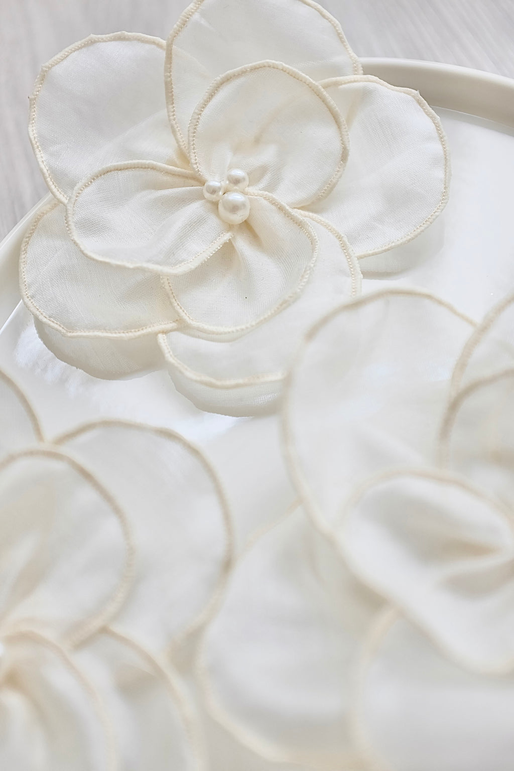 Senandika Seroja Brooch in Buttermilk