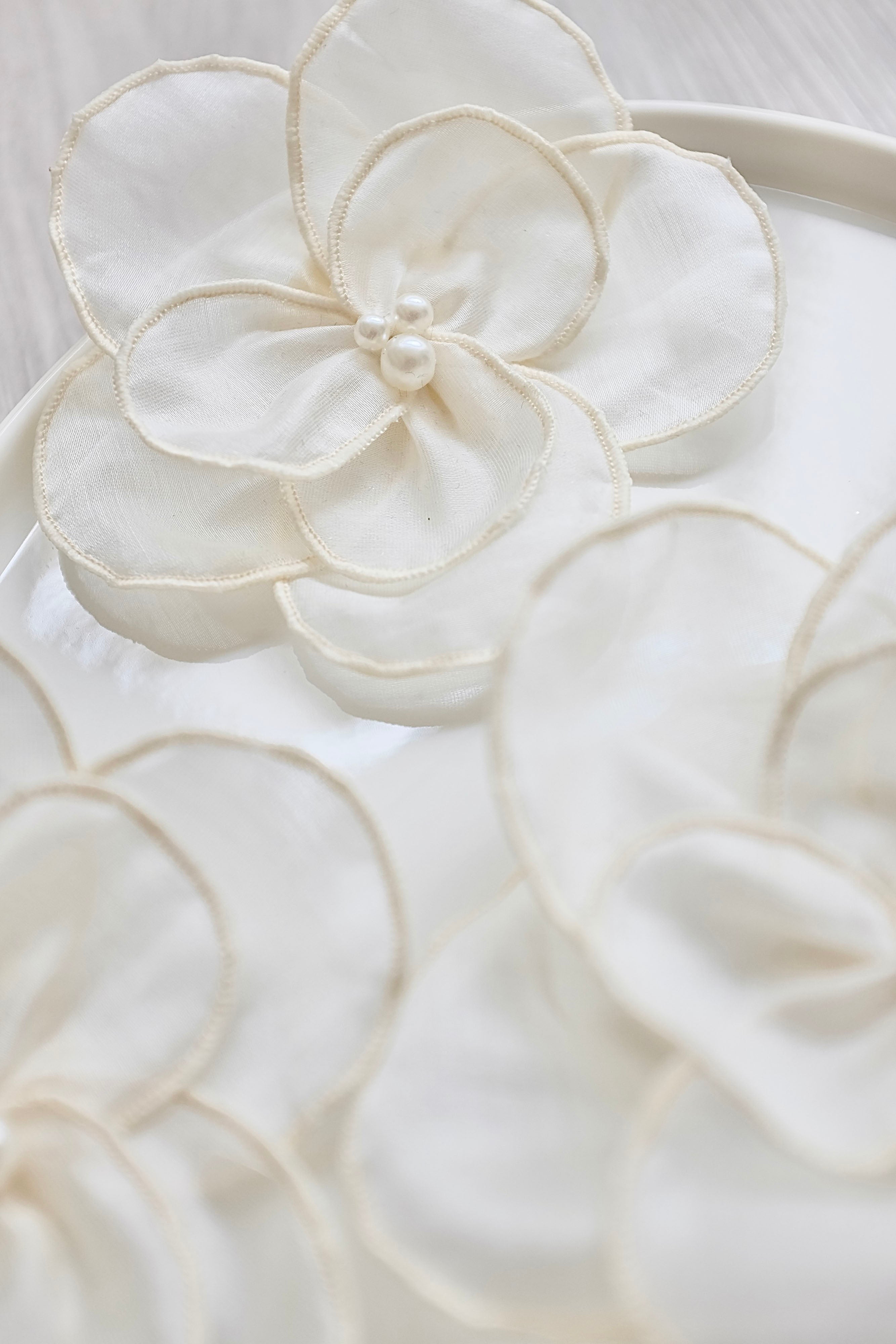 Senandika Seroja Brooch in Buttermilk