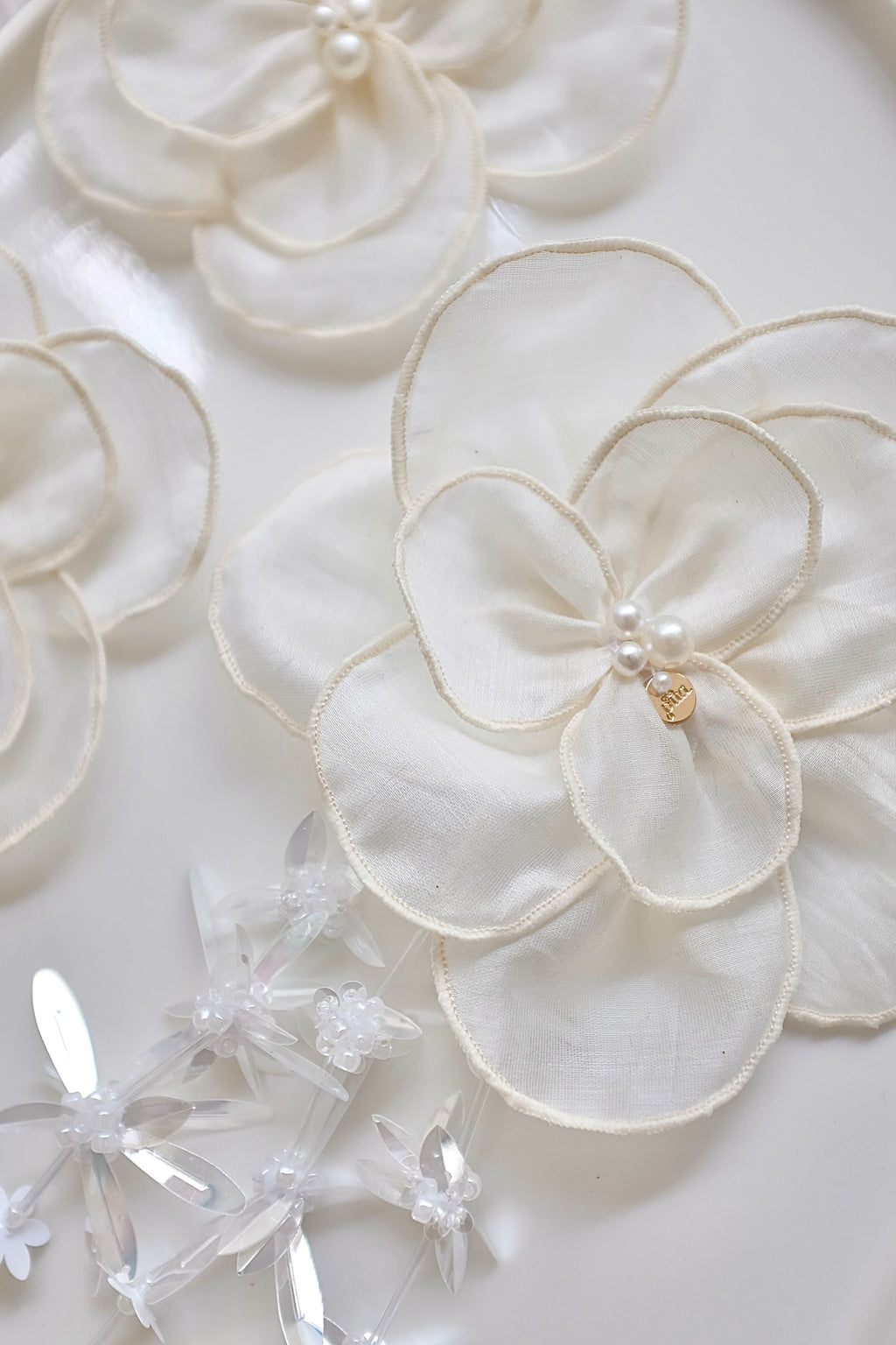 Senandika Seroja Brooch in Buttermilk