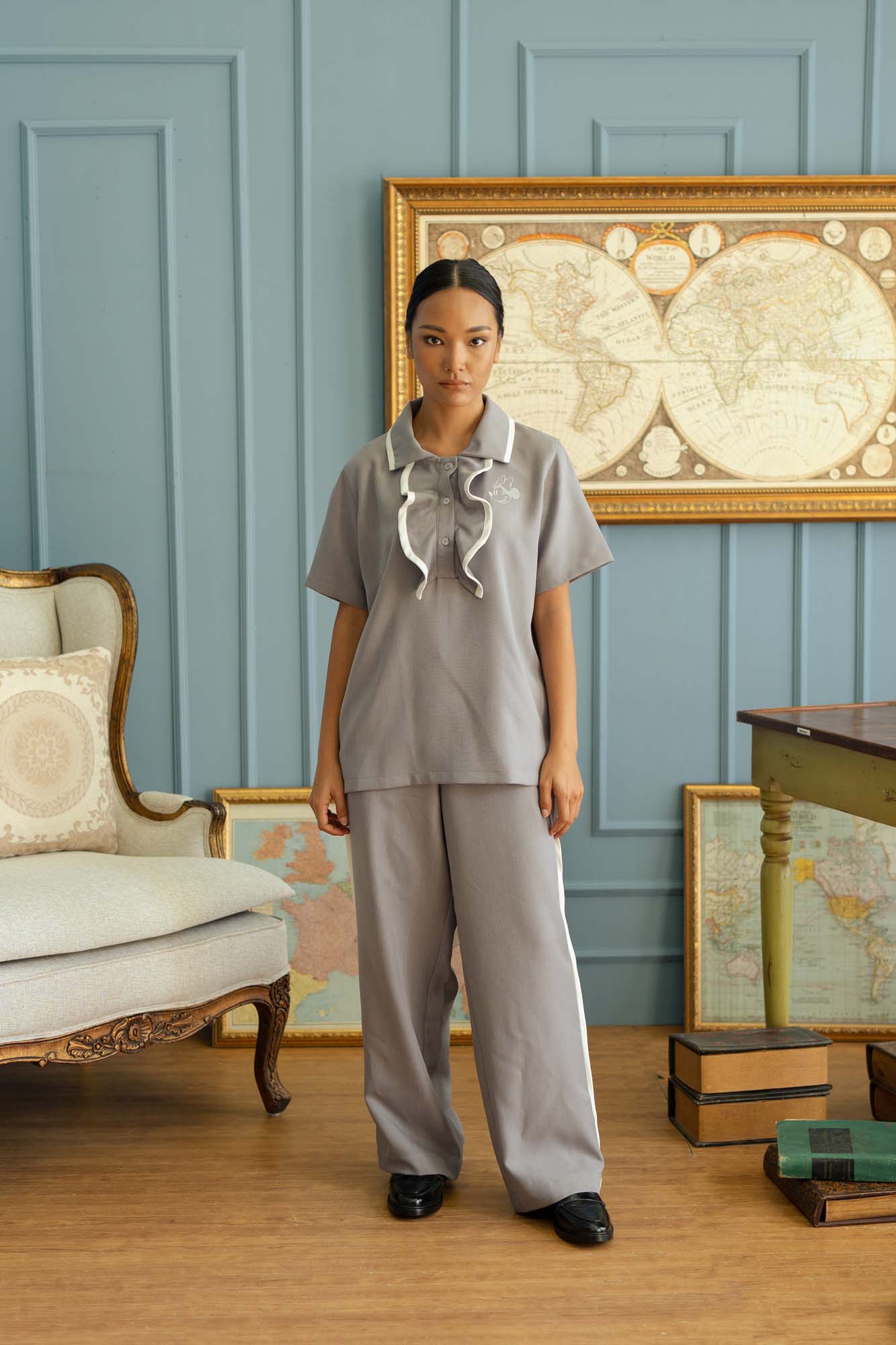 Minnie Mouse embroidery ruffle top